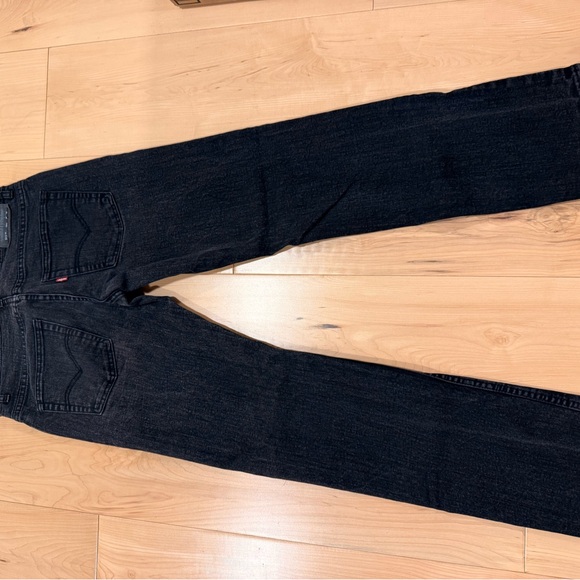 Like new Levi’s 28x28 511 Slim Jeans - Picture 4 of 4